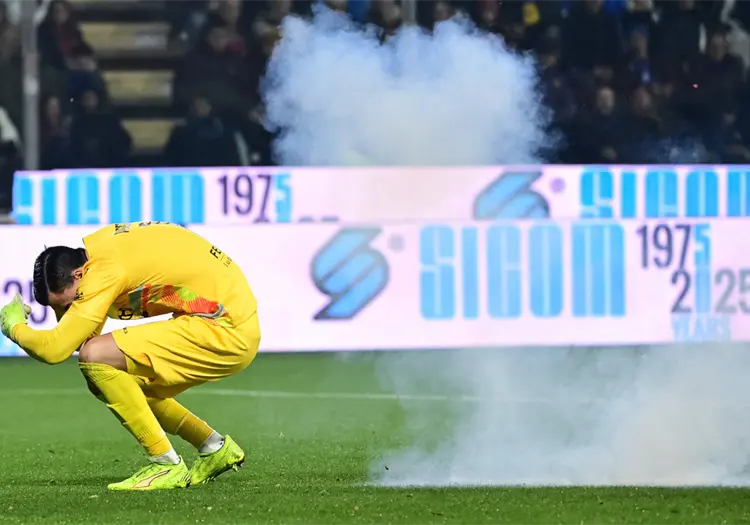 VIDEO | Bomba impacta cerca del portero Emil Audero en partido de Inter vs Cremonese