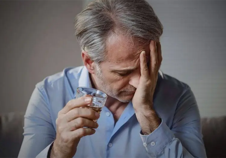 Cuando el cuerpo produce alcohol: qu&eacute; es el s&iacute;ndrome de la autodestilaci&oacute;n y por qu&eacute; desconcierta a la ciencia