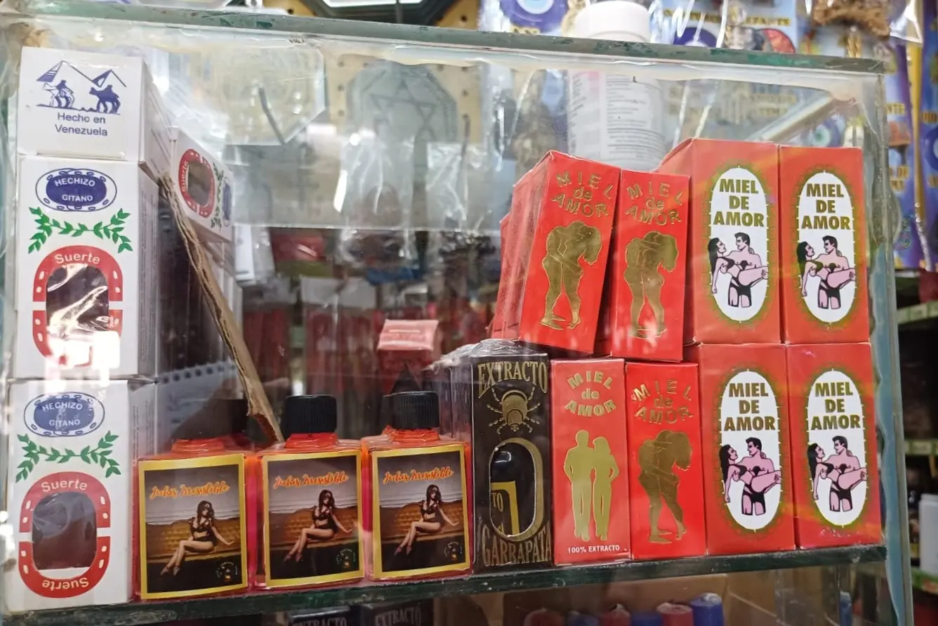 Buscan atraer el amor con esoterismo