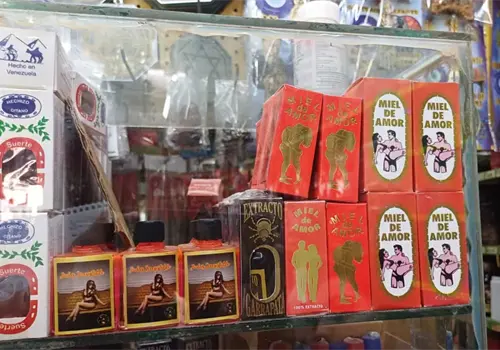 Buscan atraer el amor con esoterismo Buscan atraer el amor con esoterismo