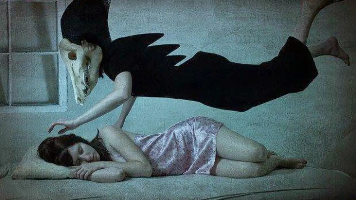 La par&aacute;lisis del sue&ntilde;o puede generar alucinaciones visuales y sensaciones de amenaza debido a la activaci&oacute;n del cerebro durante la fase REM