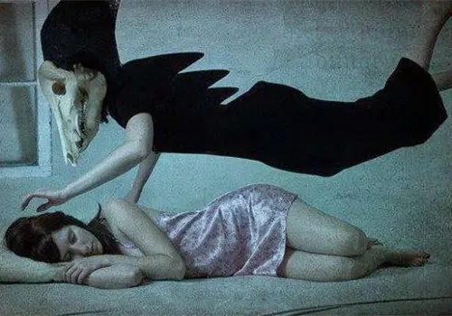 &iquest;Viste algo paranormal durante la par&aacute;lisis del sue&ntilde;o? La ciencia explica estas apariciones