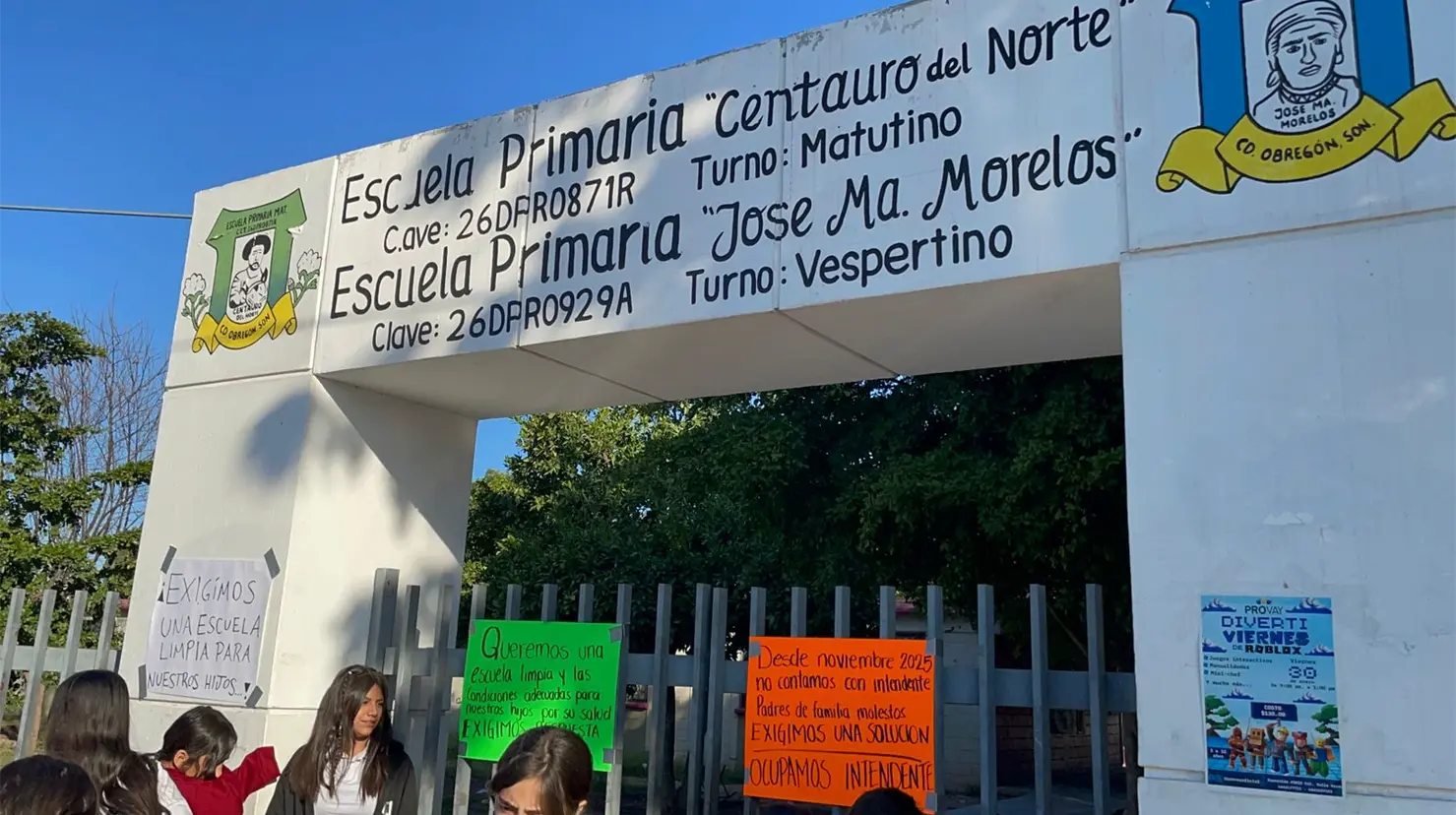 Los ni&ntilde;os no entraron a clases este viernes en que permaneci&oacute; la escuela tomada