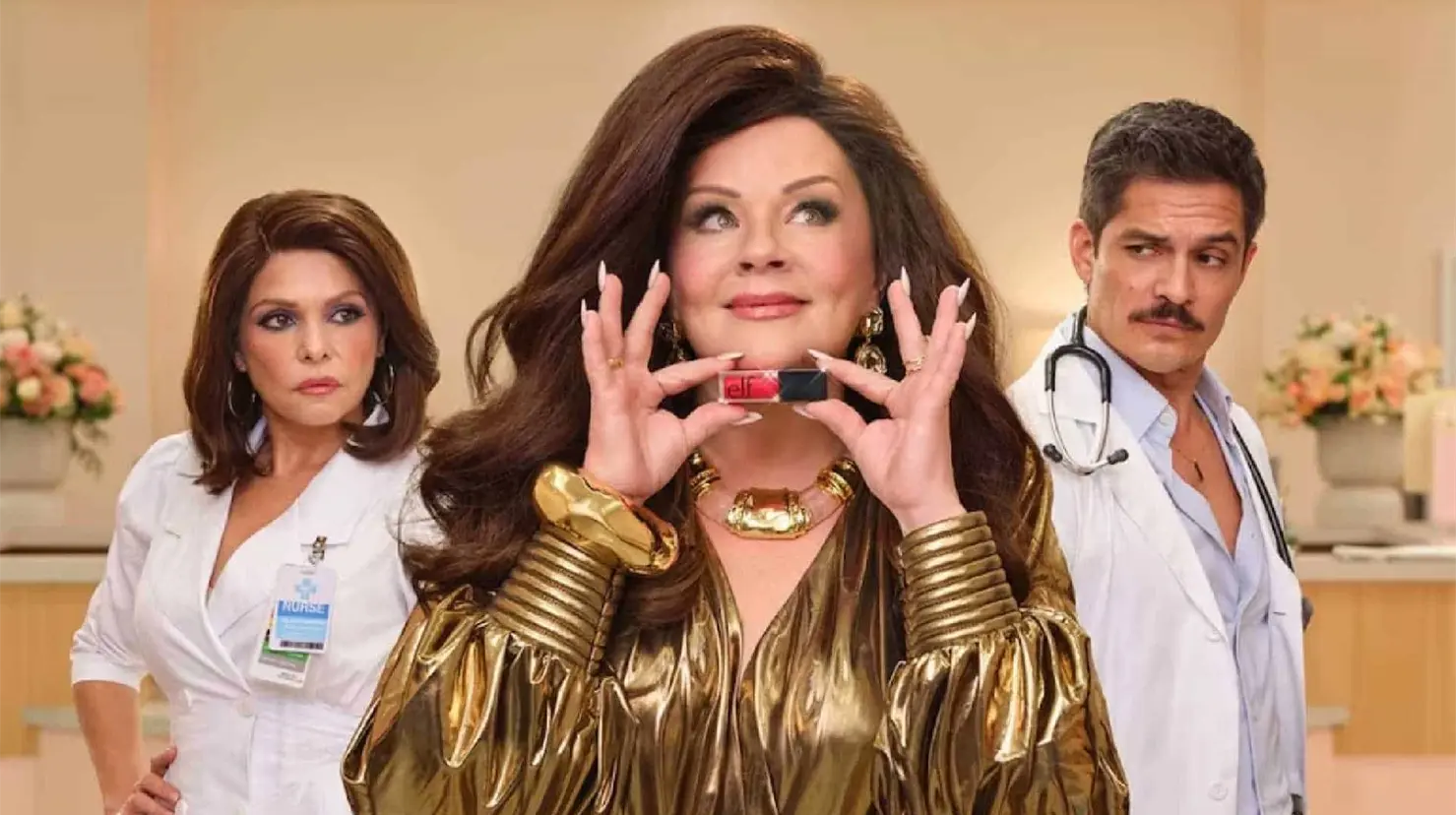 Itatí Cantoral revive a Soraya Montenegro en comercial del Super Bowl junto a Melissa McCarthy
