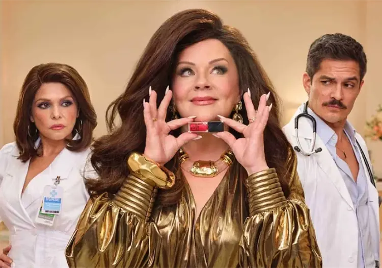 Itat&iacute; Cantoral revive a Soraya Montenegro en comercial del Super Bowl junto a Melissa McCarthy