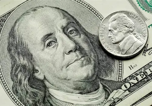 Precio del d&oacute;lar hoy viernes 6 de febrero: Peso mexicano pierde 0.78% frete la divisa estadounidense