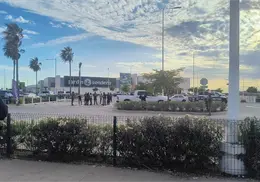Ejecutan a joven en estacionamiento de plaza comercial de Ciudad Obreg&oacute;n