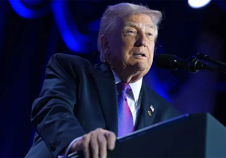 Trump rechaza disculparse por video racista contra los Obama difundido en Truth Social