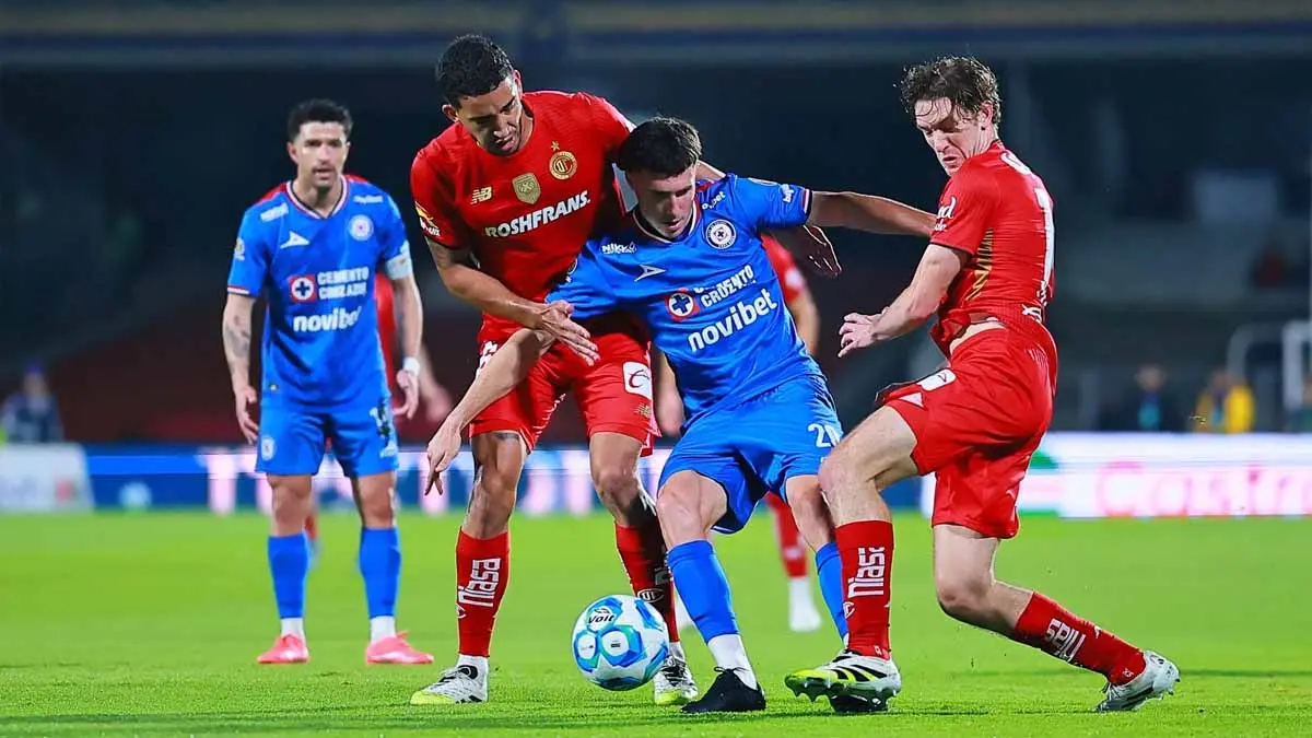 Cruz Azul evita la derrota en el Nemesio Diez y suma un punto valioso frente a Toluca