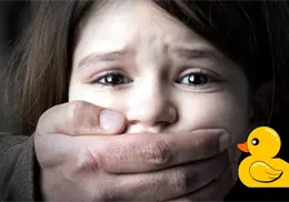 &iquest;Qu&eacute; es el "juego del pato"? As&iacute; operaba la maestra acusada de abuso