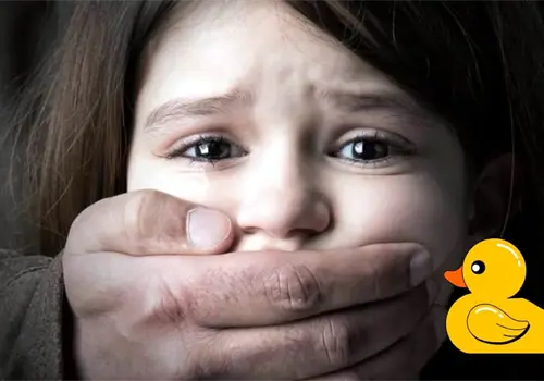 &iquest;Qu&eacute; es el "juego del pato"? As&iacute; operaba la maestra acusada de abuso