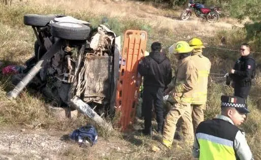 Vuelca camioneta en Libramiento Guaymas – Ciudad Obreg&oacute;n