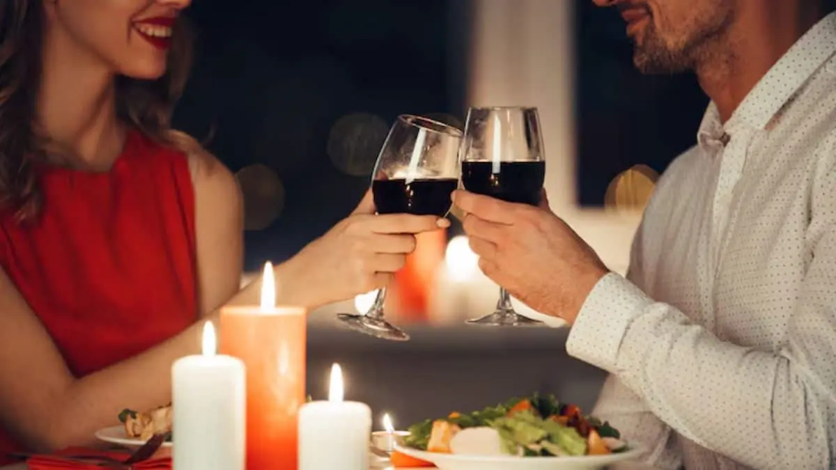 Una cena preparada en casa puede convertirse en el plan perfecto para celebrar San Valent&iacute;n con detalles sencillos, sabor y un ambiente &iacute;ntimo
