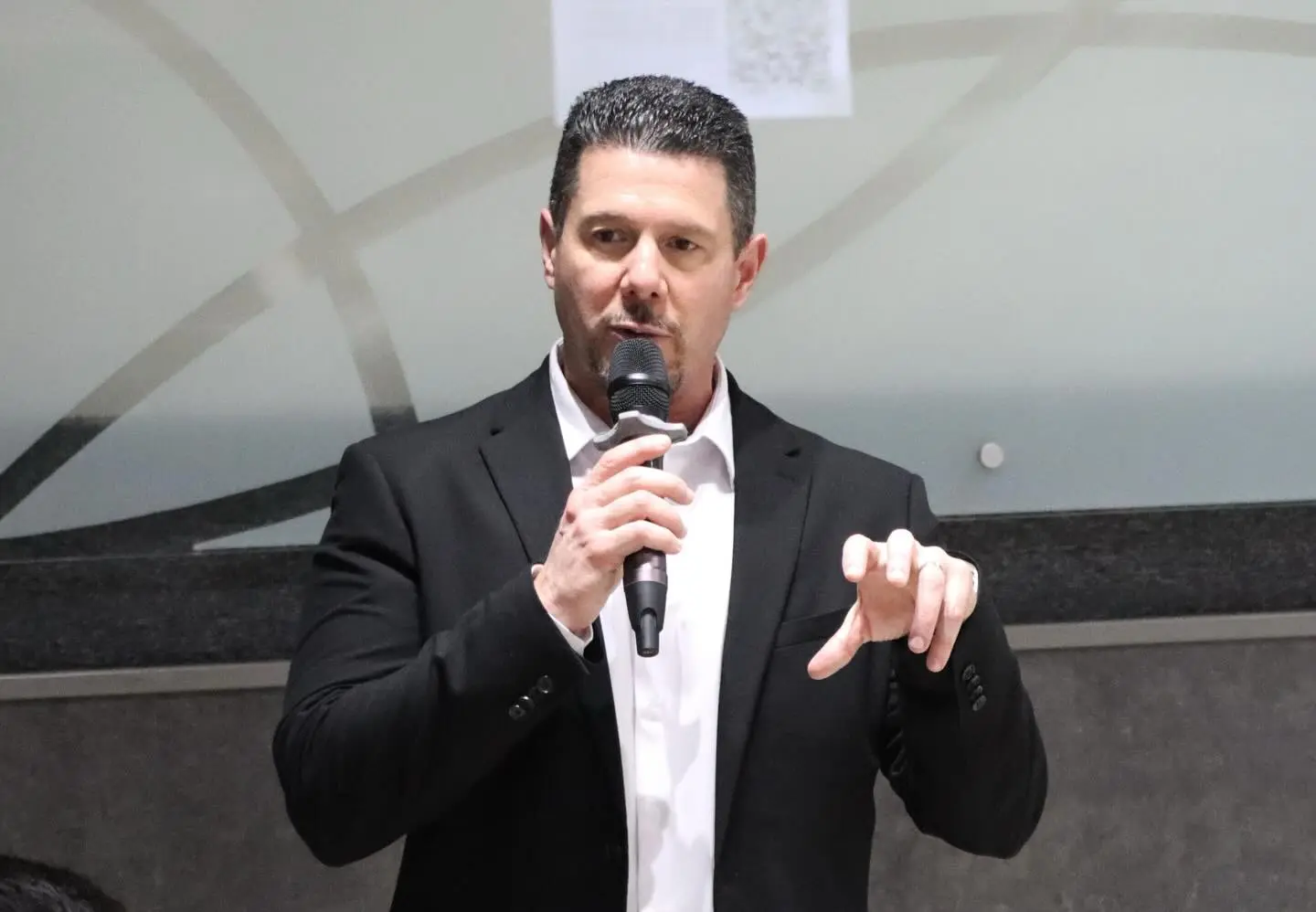 Santiago René Gluyas Ozuna, presidente de la Cámara