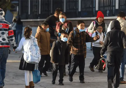Estado de M&eacute;xico ordena uso obligatorio de cubrebocas en escuelas por riesgo de sarampi&oacute;n
