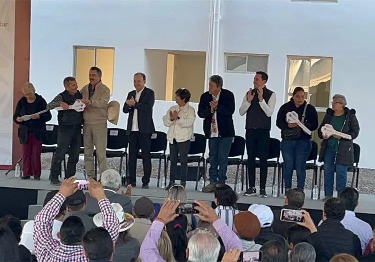 Cajemenses estrenan primeras 42 Viviendas para el Bienestar